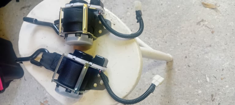 WAV parts, Q'Straint