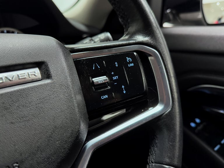 2022 Land Rover Range Rover Evoque 2.0 D200 MHEV R-Dynamic SE SUV 5dr Diesel Auto 4WD Euro 6 (s/s...