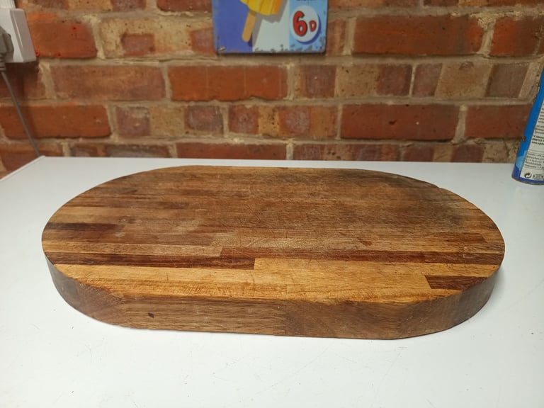 4cm deep large wooden chopping block.