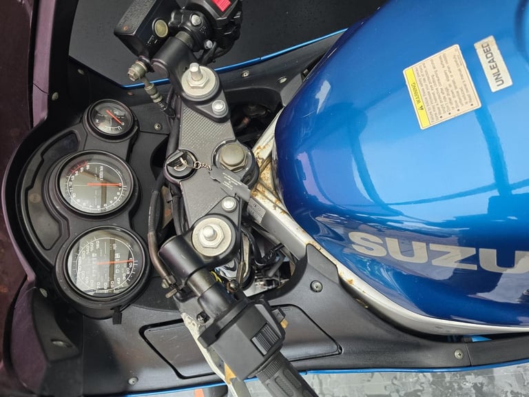 SUZUKI RF 600 RV PROJECT BIKE HPI CLEAR