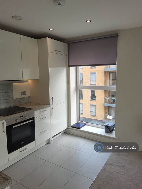 2 bedroom flat in Osprey House, Reading, RG2 (2 bed) (#2650523)