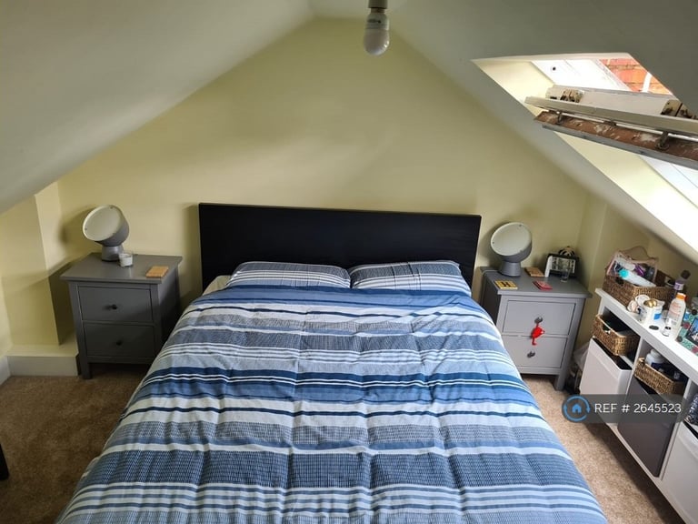 2 bedroom flat in Reading, Reading, RG30 (2 bed) (#2645523)