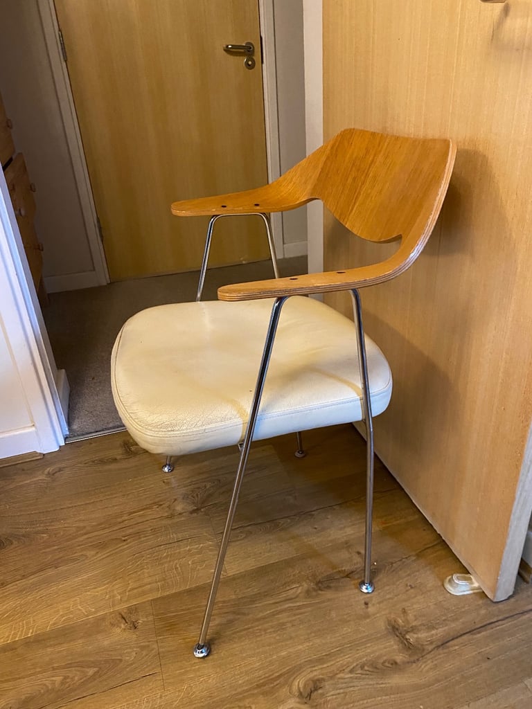 image for Desk chair - free 