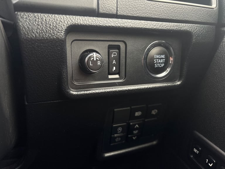 2022 Toyota Land Cruiser 2.8 D-4D 204 Invincible 5dr Auto 7 Seats Station Wagon DIESEL Automatic