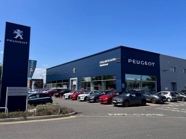 2023 Peugeot 208 50kWh E-Style Hatchback 5dr Electric Auto (7.4kW Charger) (136 ps) Hatchback Ele...