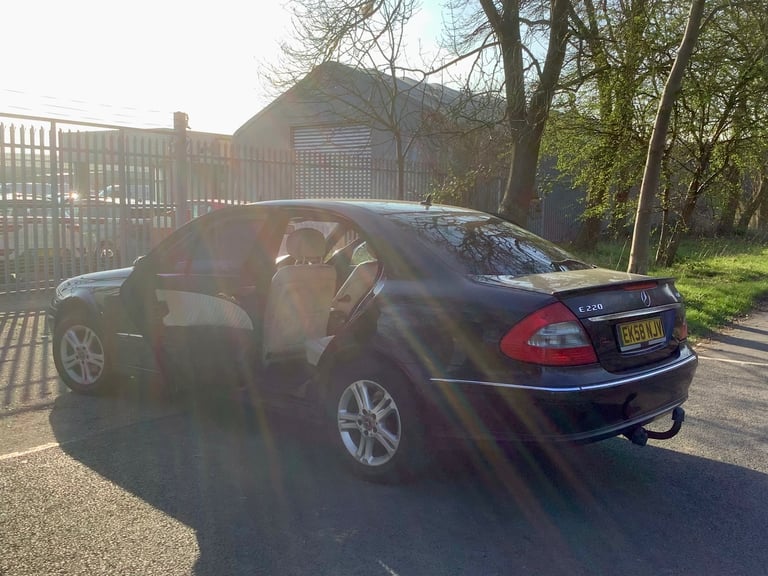 Mercedes-Benz, E CLASS, Saloon, 2008, Manual, 2148 (cc), 4 doors