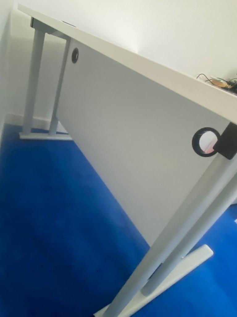 White Office Table Computer Desk