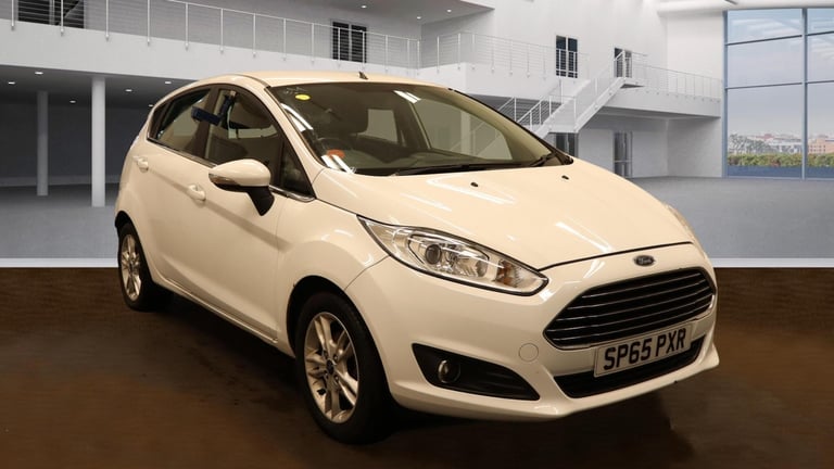image for 2015 Ford Fiesta 1.25 Zetec Euro 6 5dr HATCHBACK Petrol Manual