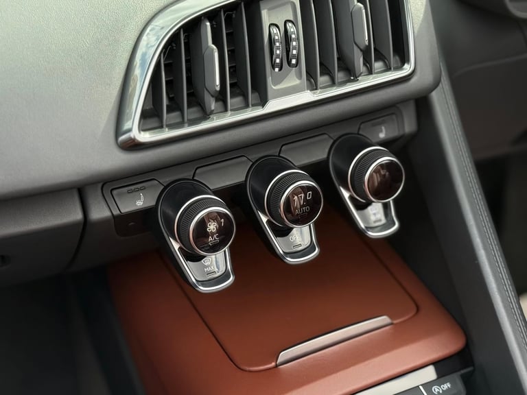 Audi R8 5.2 FSI V10 Spyder S Tronic quattro Euro 6 (s/s) 2dr