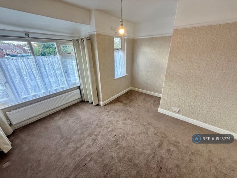 2 bedroom house in Roslyn Road, Stockport, SK3 (2 bed) (#1548274)