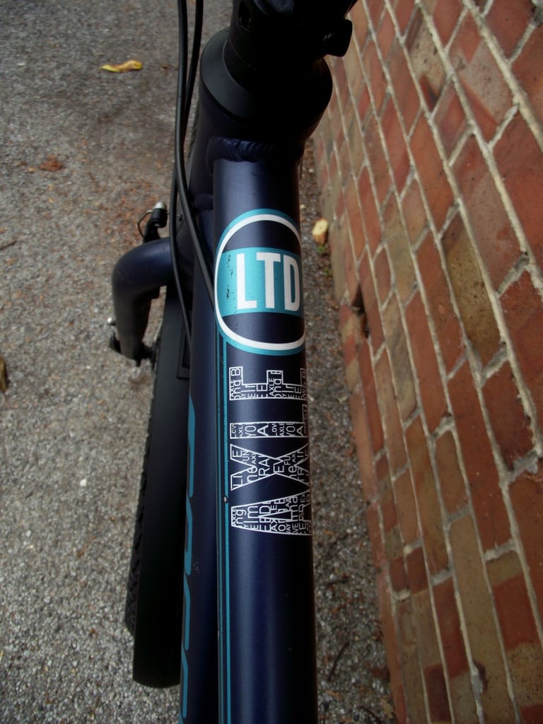 CARRERA AXLE LTD 27.5 HYBRID BIKE FOR SALE.CLEAN CONDITION.(FULLY SERVICED)