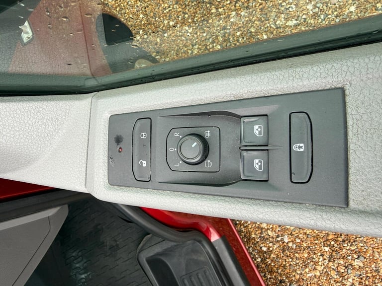 2022 Volkswagen Transporter 2.0 TDI 150 Highline Kombi Van 4MOTION WINDOW VAN DIESEL Manual