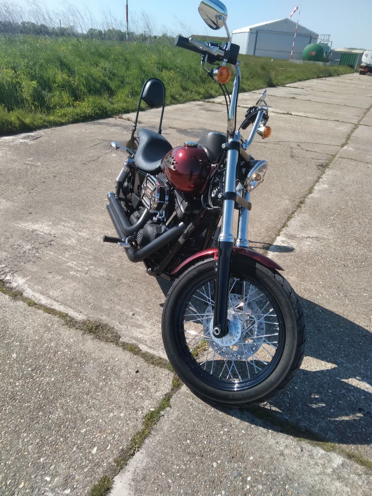 Harley Davidson dyna Street Bob
