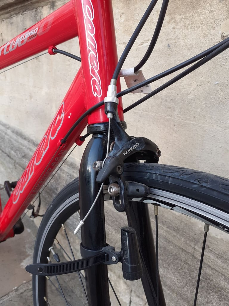 Carrera road bike  - EXCELLENT CONDITION 