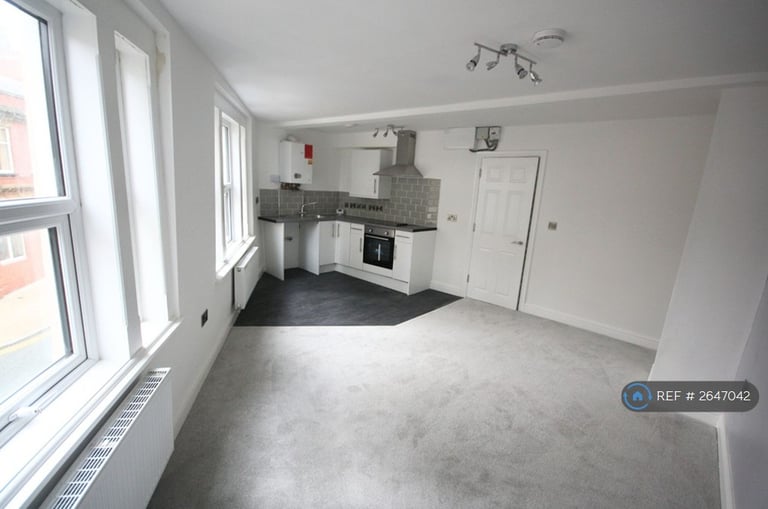 1 bedroom flat in Cheapside, Stoke-On-Trent, ST1 (1 bed) (#2647042)