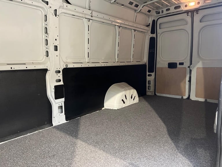 2019 Peugeot Boxer 2.0 BlueHDi 435 Professional L4 H2 Euro 6 5dr PANEL VAN Diesel Manual