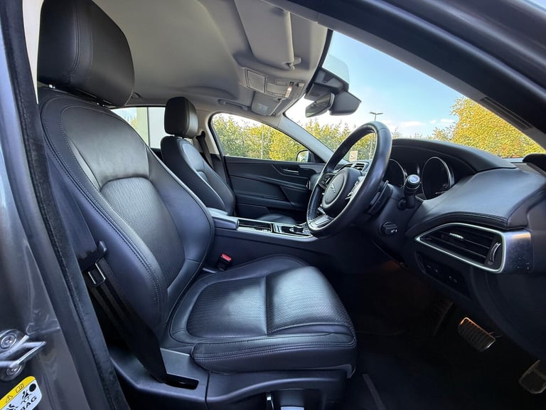2018 Jaguar XE 2.0i GPF Portfolio Saloon 4dr Petrol Auto Euro 6 (s/s) (200 ps) SALOON Petrol Auto...
