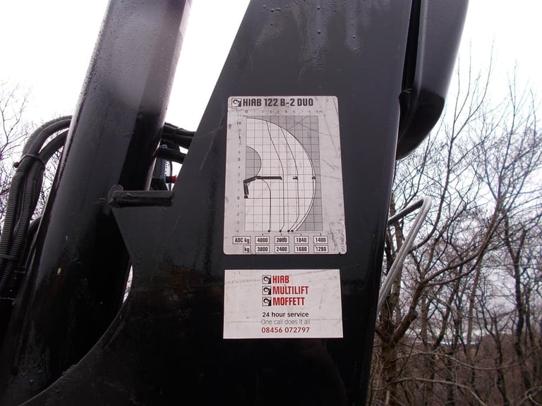 2014 (14) LEYLAND DAF CF 330 FLATBED WITH CRANE & BRICK GRAB. REAR LIFT STEER