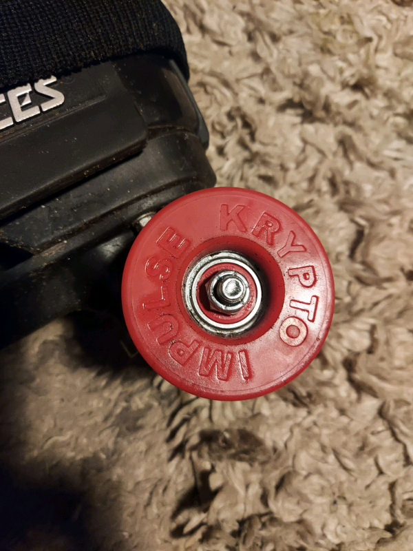 Adults 90's Vintage ROCES quads roller skates