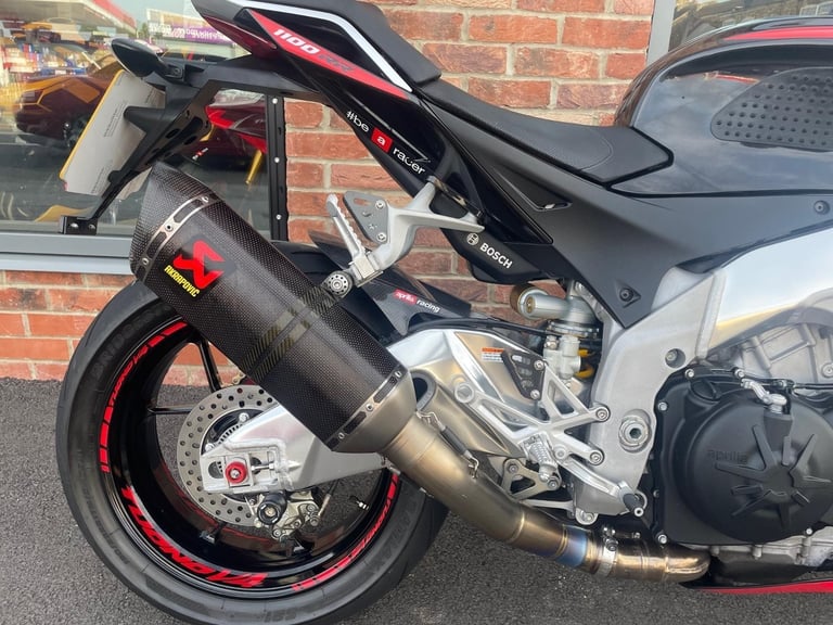 Aprilia Tuono rr 1100