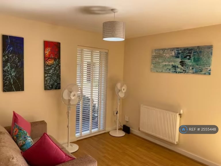 2 bedroom flat in Cambridge, Trumpington, Cambridge, CB2 (2 bed) (#2555448)