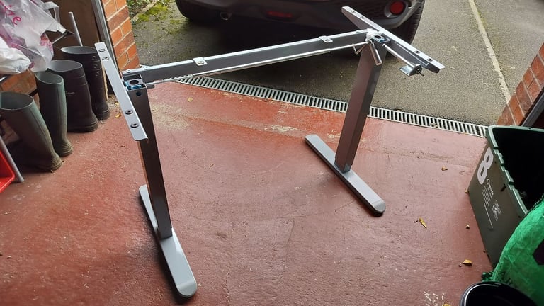 Standing desk legs