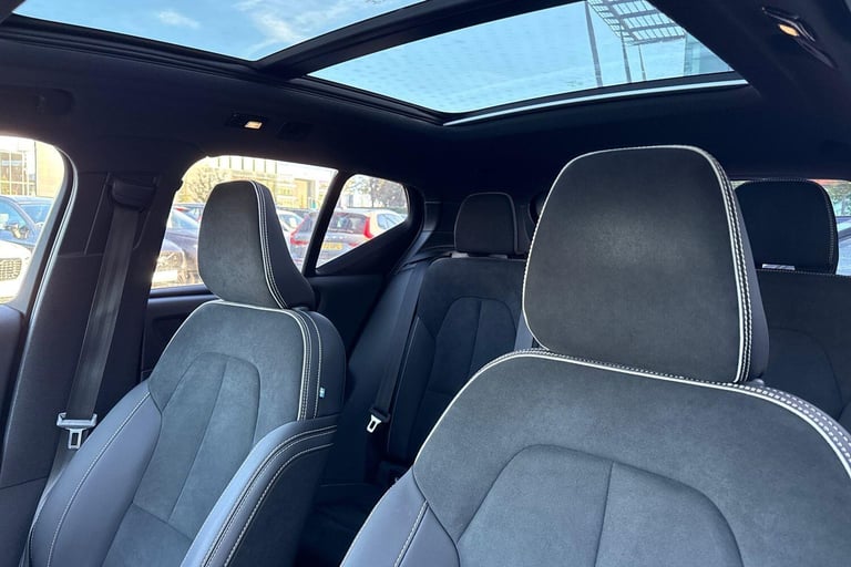 2022 Volvo XC40 Recharge Twin 78kWh Ultimate SUV 5dr Electric Auto AWD (408 ps) ESTATE Electric A...