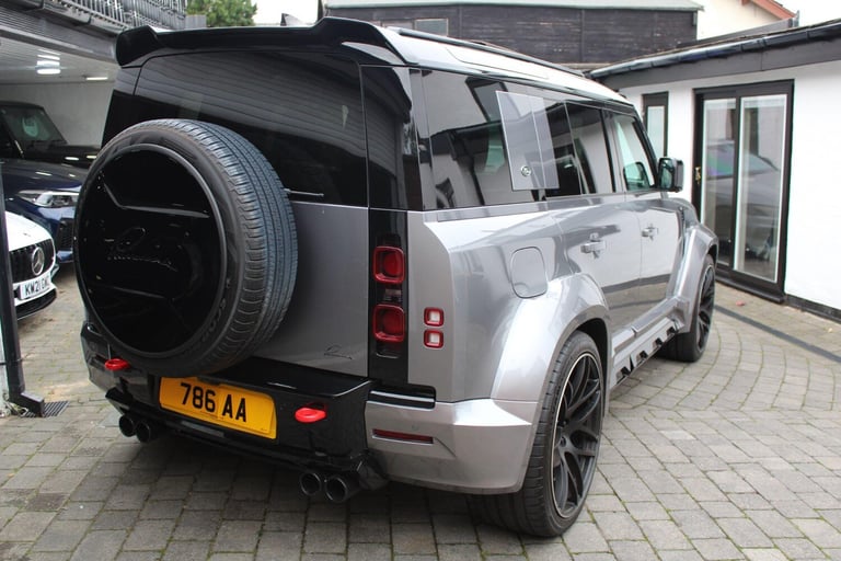 2023 Land Rover Defender 2.0 P400e X-Dynamic SE 110 5dr Auto ESTATE PETROL/ELECTRIC Automatic