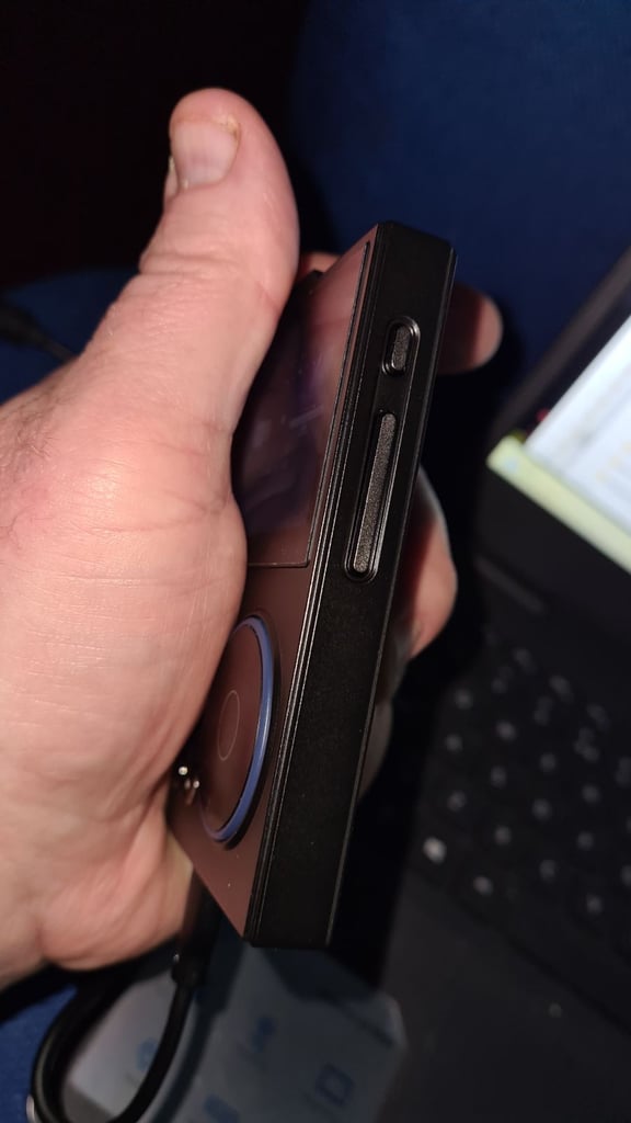 Lossless hi res mp3 player. Brand new with 16gb internal memory and 64gb sd card.