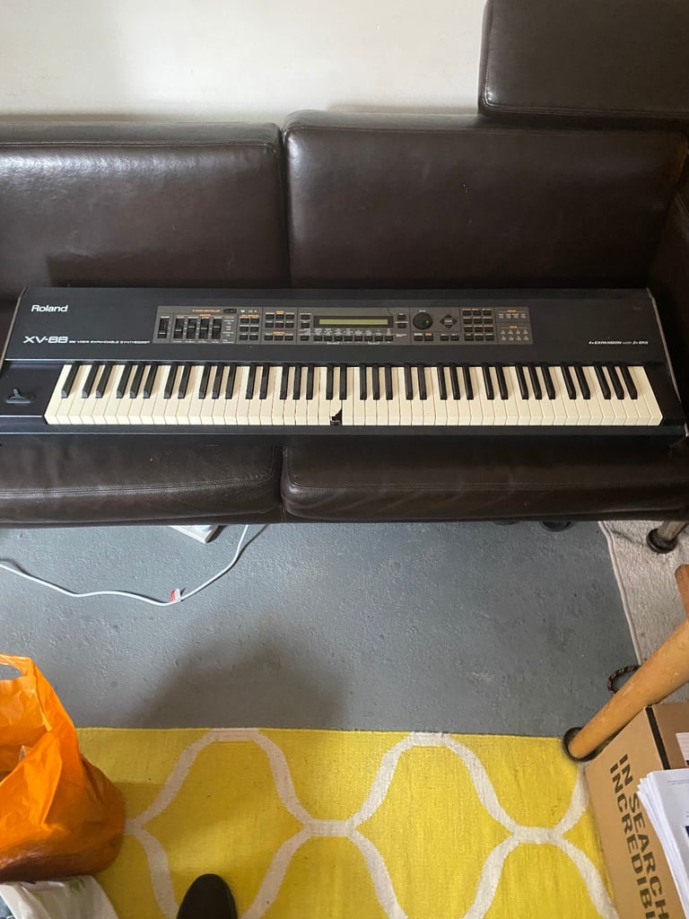 image for Roland Synthesizer XV88 Organ