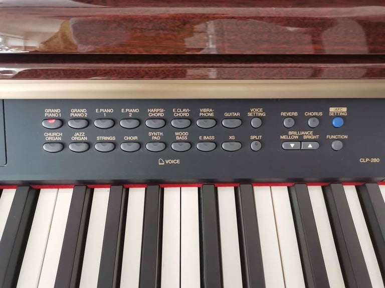 CAN DELIVER - YAMAHA CLAVINOVA CLP-280 DIGITAL PIANO WITH GH3 KEYBOARD IN VERY GOOD CONDITION