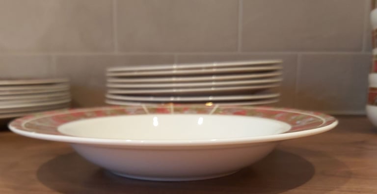 FINE BONE CHINA - 8 PLACE DINNER SET & EXTRAS