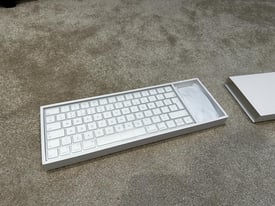 NEW Apple wireless keyboard and mouse