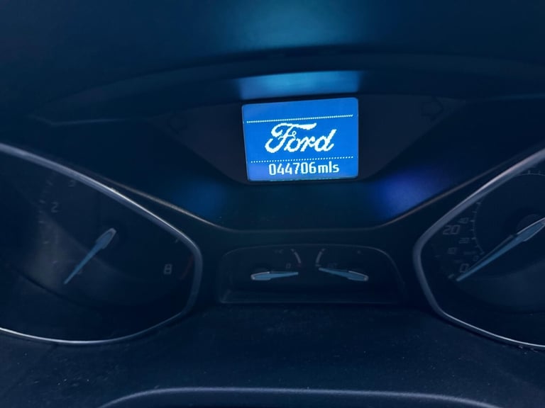  Ford Focus 1.6 Zetec Powershift Euro 5 5dr Petrol Automatic