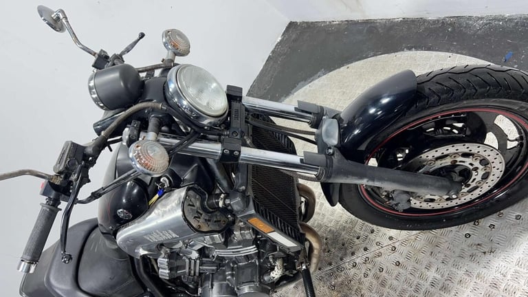 Yamaha Vmax [Phone number removed]K RUNNING PROJECT BIKE SPARES OR REPAIR CLASSIC CRUISER