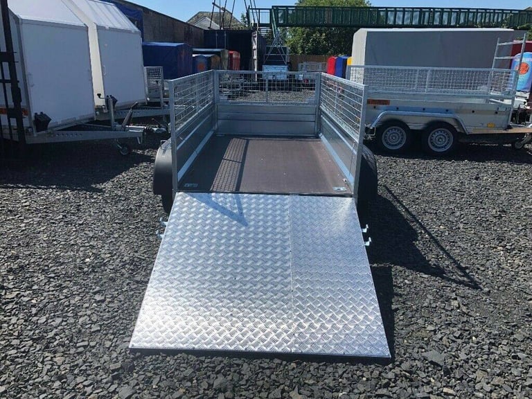 BRAND NEW 8,2ft x 4,3ft TWIN AXLE MASTER TRAILER WITH 40 CM MESH AND RAMP 1300KG BRAKED