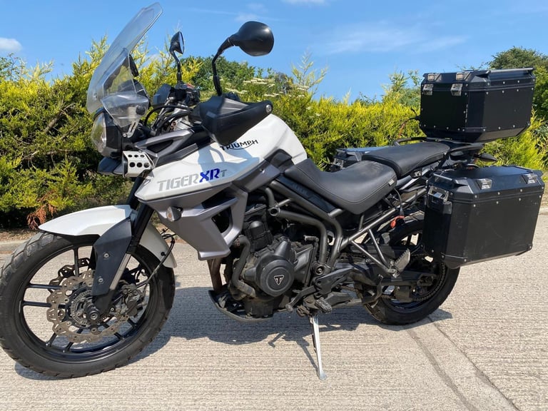 2016 16 TRIUMPH TIGER 800 XRT WHITE ENDURO FULL ADVENTURE LUGGAGE TOURER