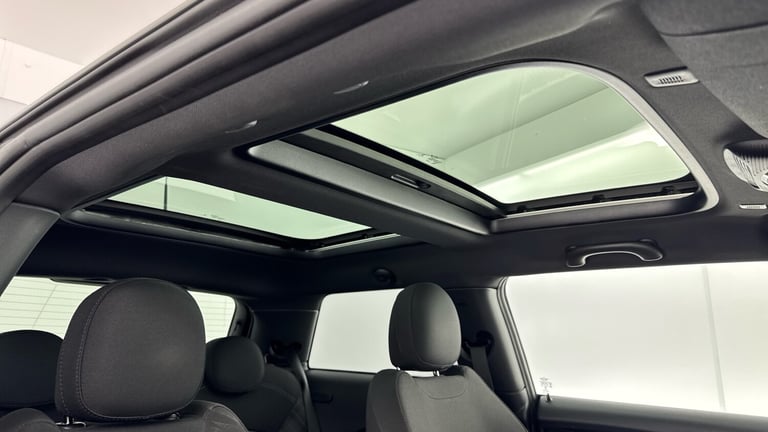 2018 MINI Hatch 1.5 Cooper Sport II 3dr Auto Petrol Hatchback Hatchback Petrol Automatic