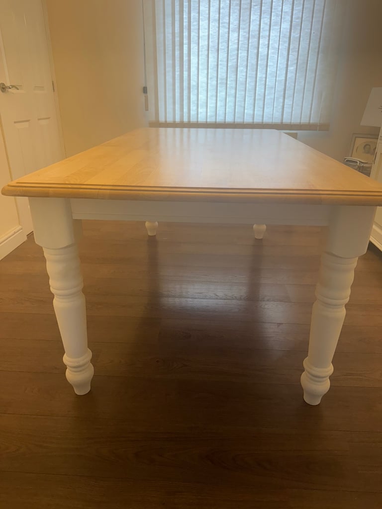 Solid Oak Table and 6 Chairs 