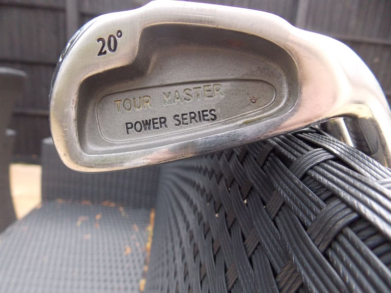 Mens Right Handed Howson Tour Master Golf Club Set + Bag, Balls and Tees