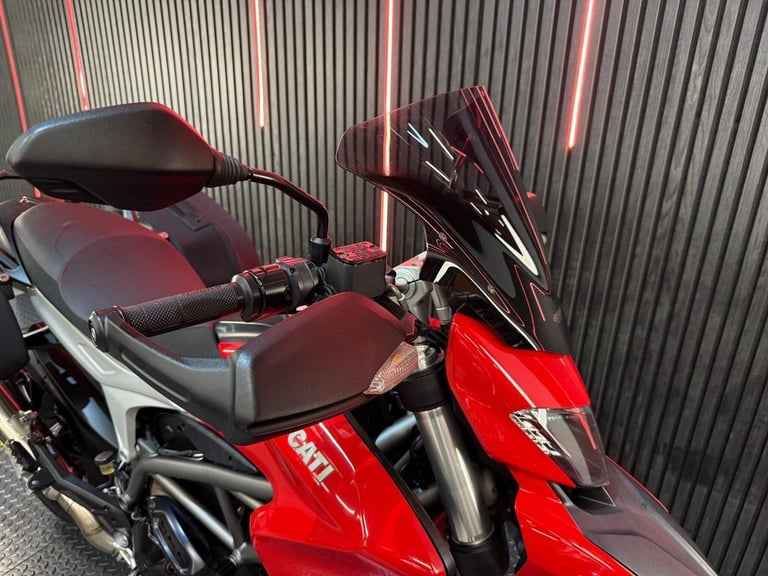 2015 Ducati Hyperstrada 821 821 Euro 3