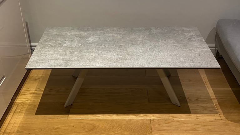 Light Grey Coffee Table – Modern Rectangular Design