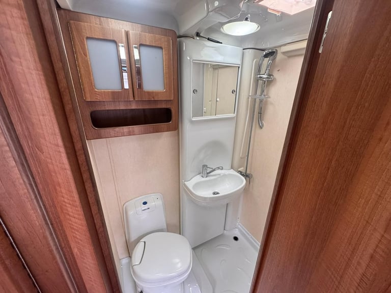 Auto-Sleeper Broadway EK LP 2012 Peugeot Boxer 2.2 FSH 2 berth, End Kitchen