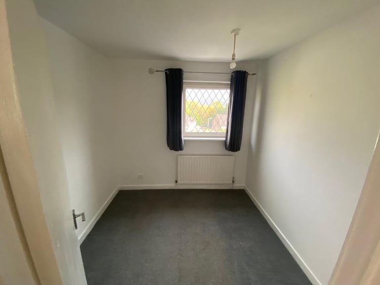 3 Bedroom Property For Sale - Clydach 
