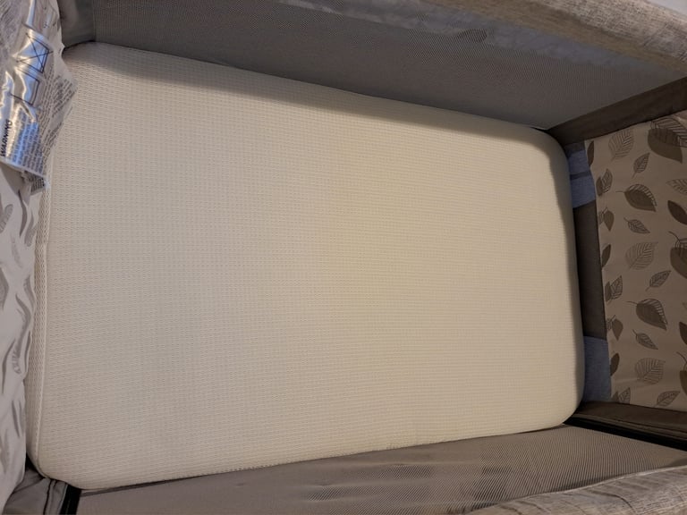 Joie Roomie Glide DLX Bedside Crib £70