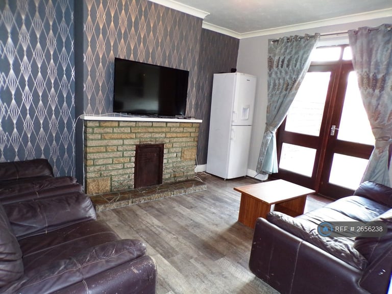 5 bedroom house in Talbot Road, Manchester, M14 (5 bed) (#2656238)