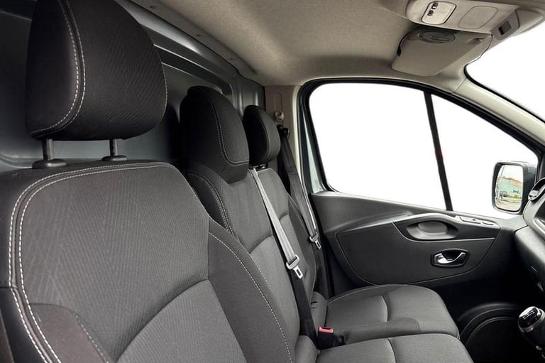 2020 Renault Trafic Black SPECIAL EDITION SL28 SWB ENERGY dCi 145ps, NO VAT, BLACK ALLOYS, PLY Pa...