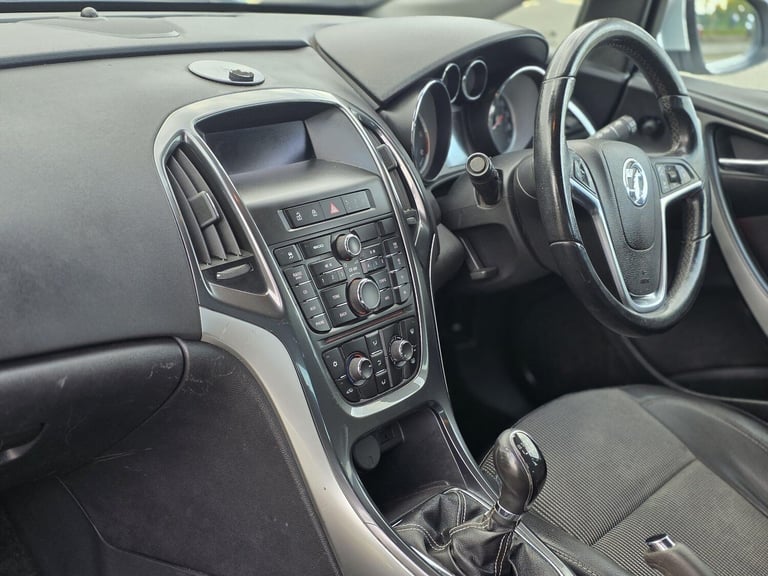 2013 Vauxhall Astra 1.7 CDTi ecoFLEX SE Sports Tourer Euro 5 (s/s) 5dr ESTATE Diesel Manual