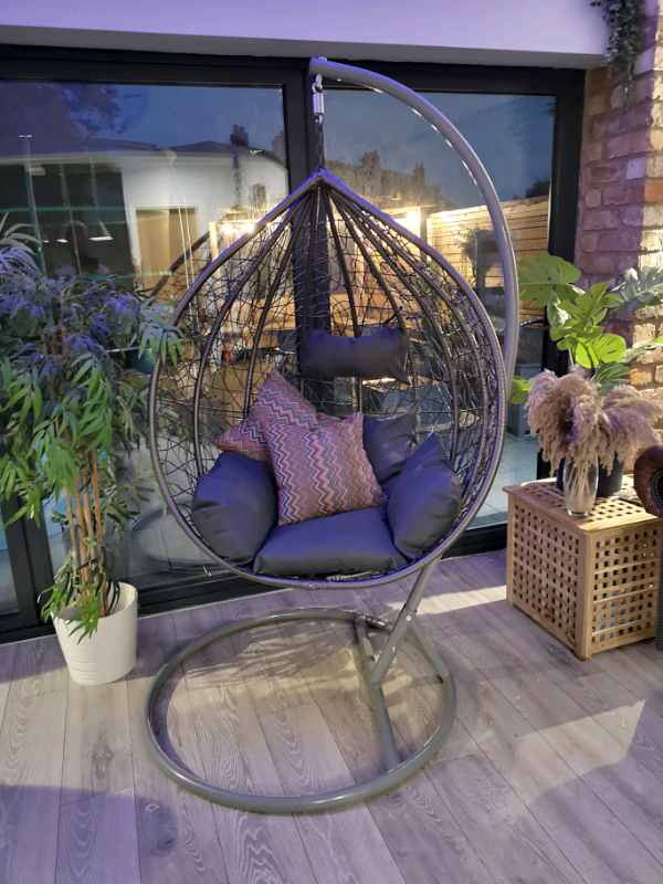 Swinging egg chairs. Deals on multiple buys!!!