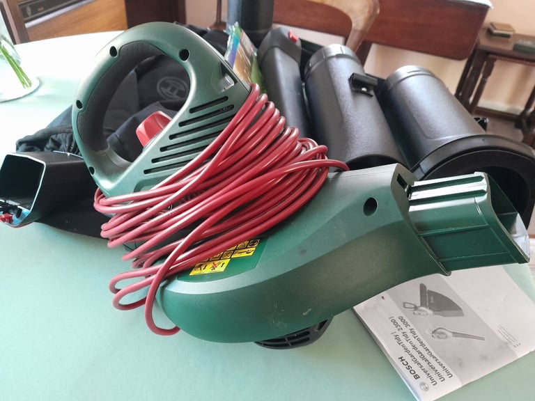 BOSCH Universal Garden Tidy 3000